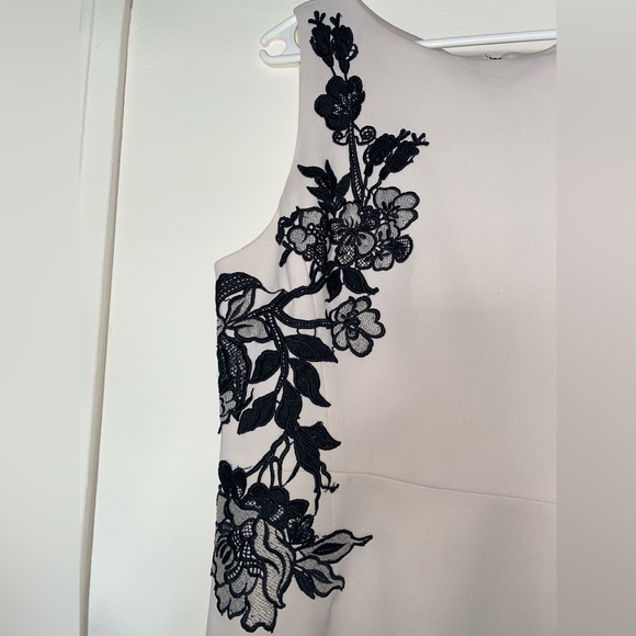 Betsey Johnson Cream and Black Floral Dress S14 - Picture 3 of 5